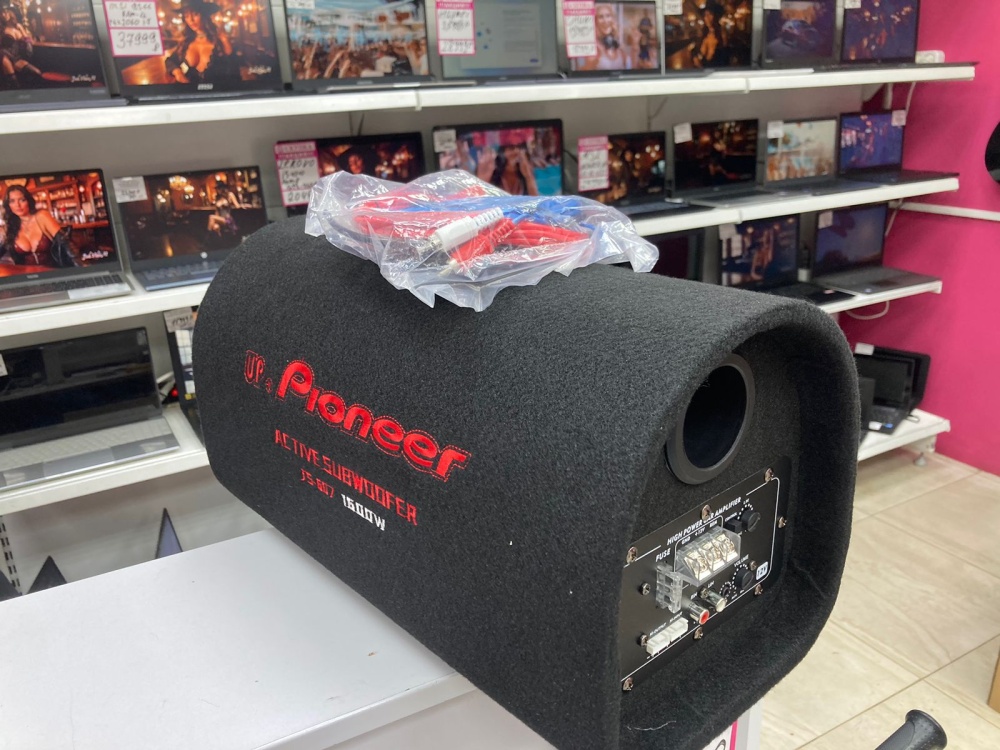 Автосабвуфер Pioneer активный 1400вт