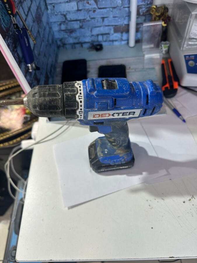Шуруповерт DEXTER