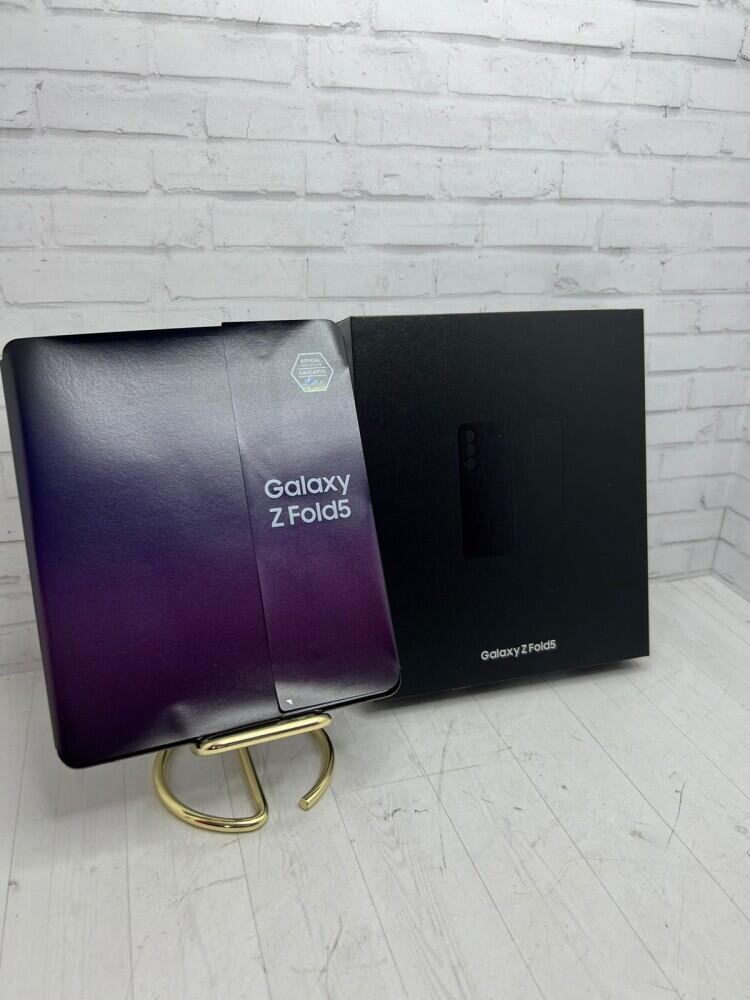 Смартфон Samsung Galaxy Z Fold 5 12/256