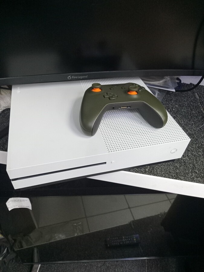 Игровая приставка XBOX ONE S
