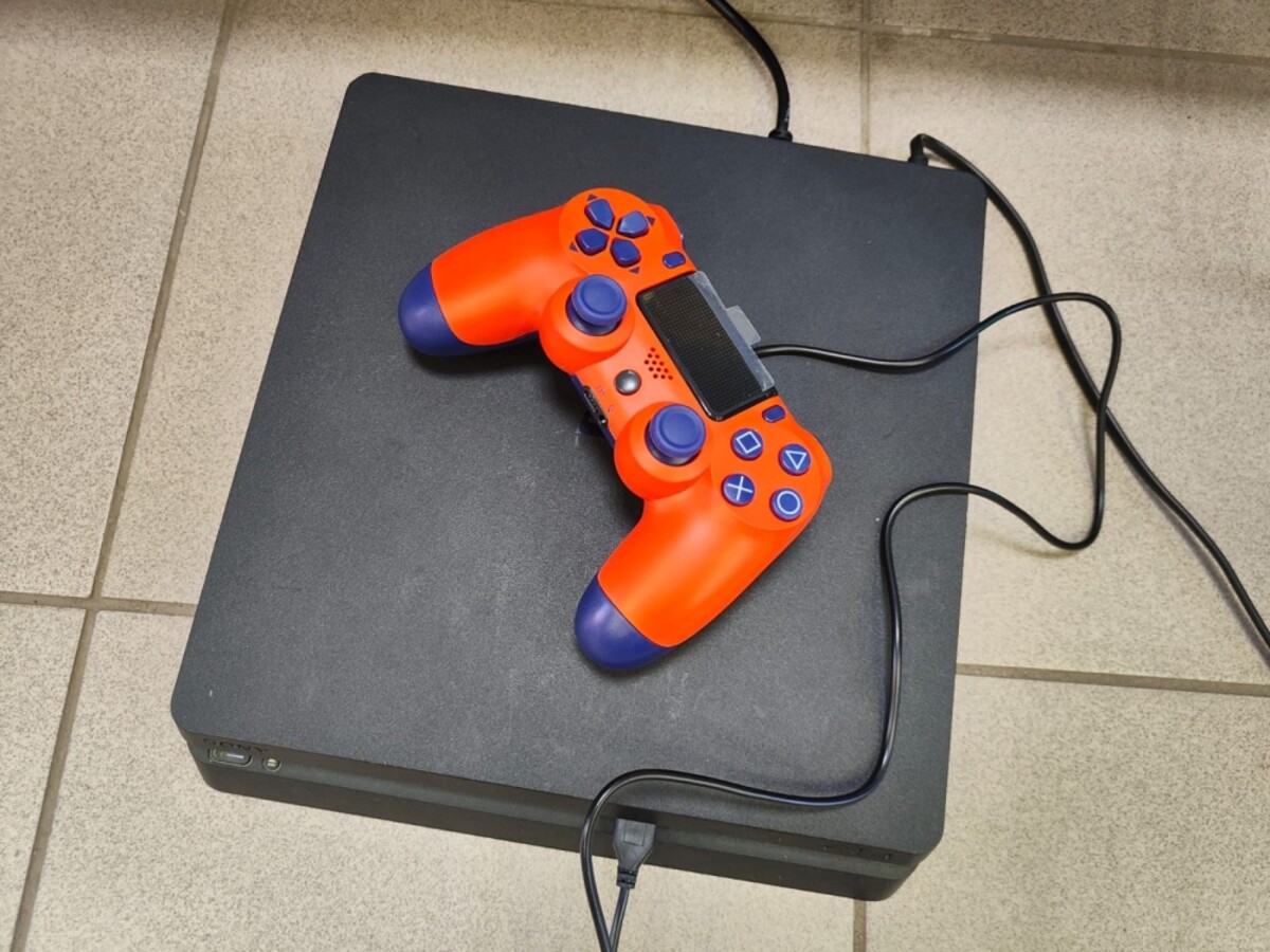 Игровая приставка Sony PlayStation 4 slim 500гб