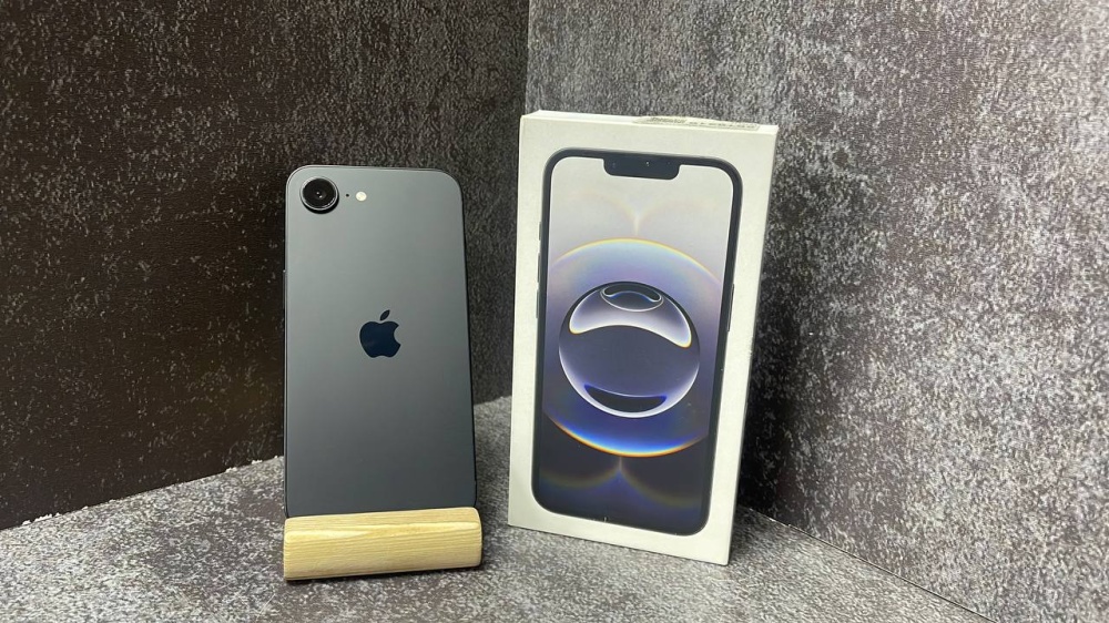 Смартфон iPhone 16e 128Gb