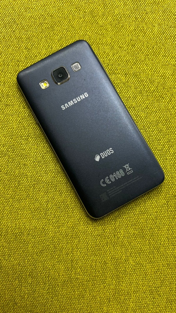Смартфон Samsung A3 2017 2/16