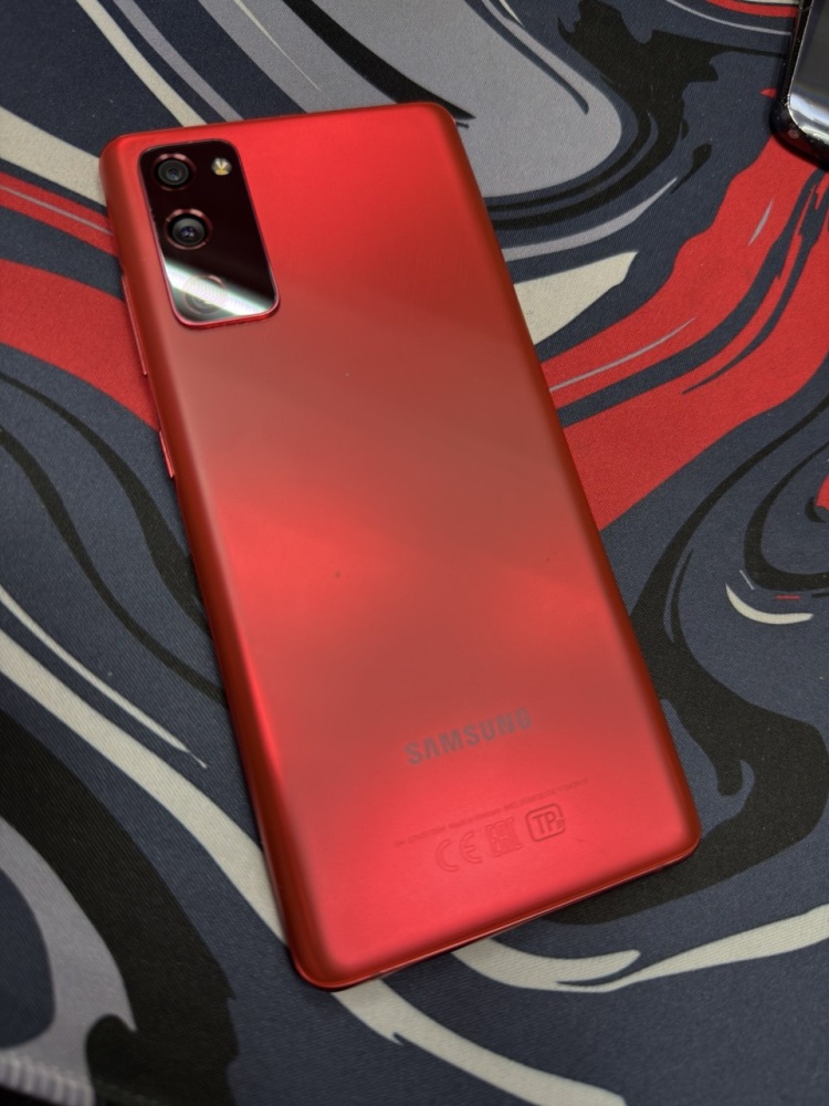 Смартфон Samsung S20 FE 6/128