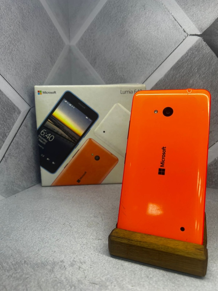 Мобильный телефон Microsoft Lumia 640 1/8