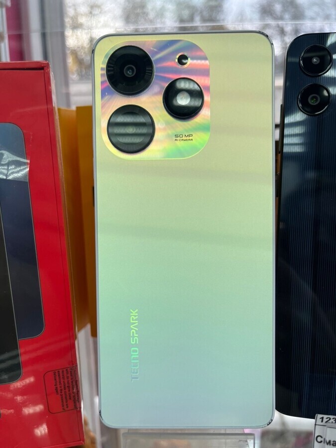 Мобильный телефон Tecno Spark 10 PRO 8/128