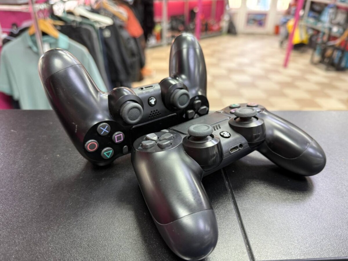 Геймпад Dualshock 4