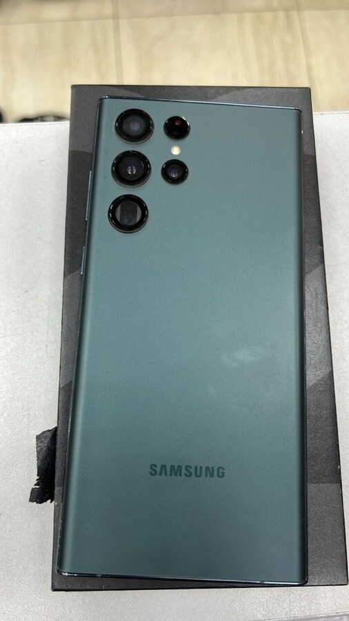 Смартфон Samsung S22 Ultra 12/256