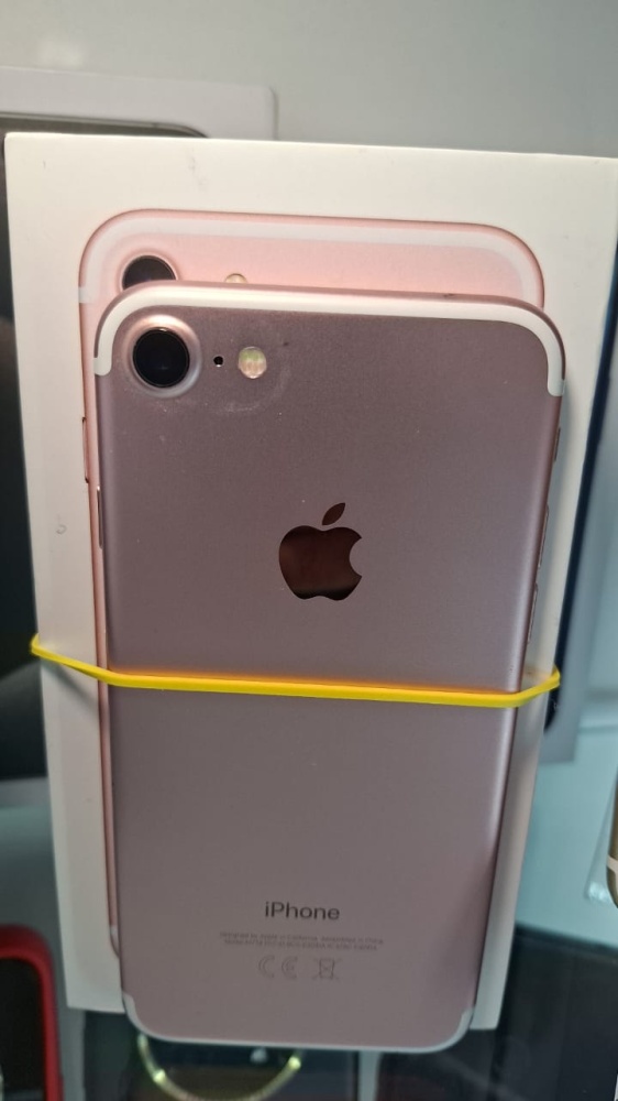 Смартфон iPhone 7 32Gb