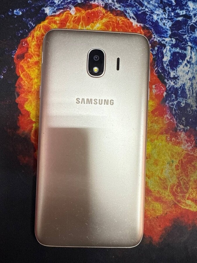 Смартфон Samsung J4 2018 3/32