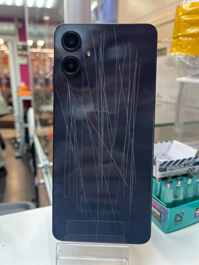 Смартфон Samsung A06 4/64