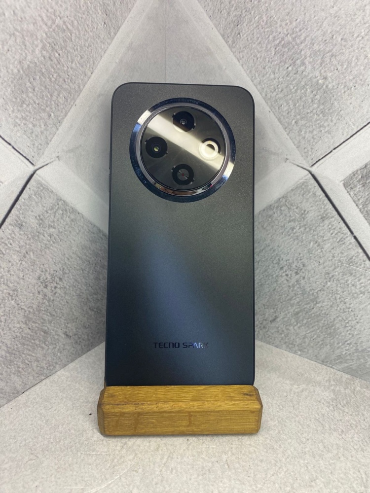 Мобильный телефон Tecno Spark 30C 4/128