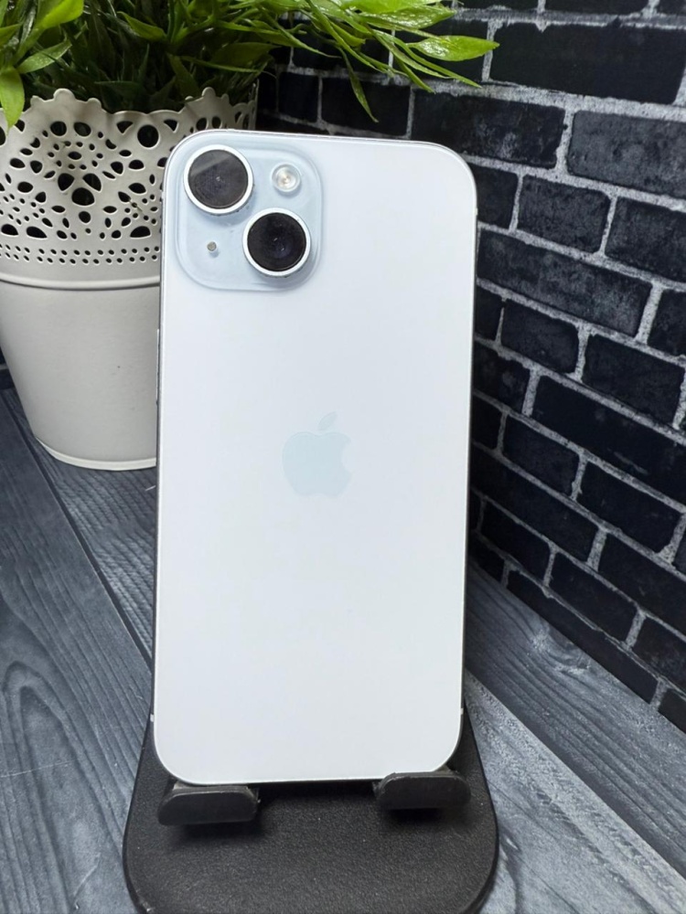 Смартфон iPhone 15 128