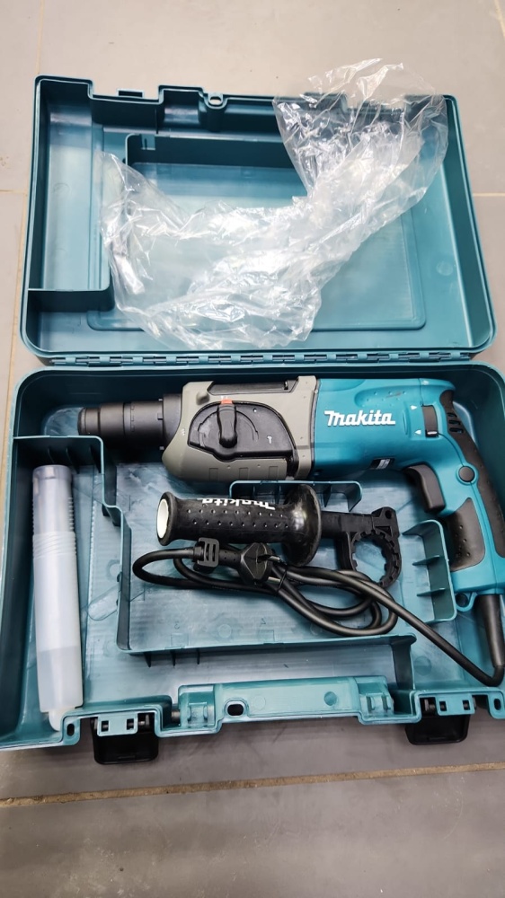 Перфоратор  MAKITA HR2470