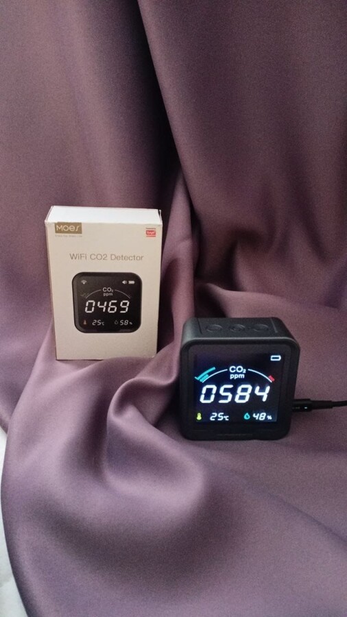Умный Wi-Fi датчик CO² с монитором температуры и влажности воздуха от Tuya Moes