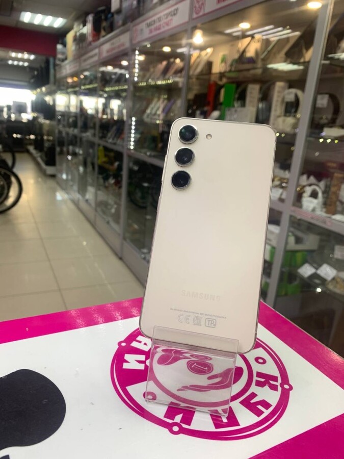 Смартфон Samsung S23 8/256