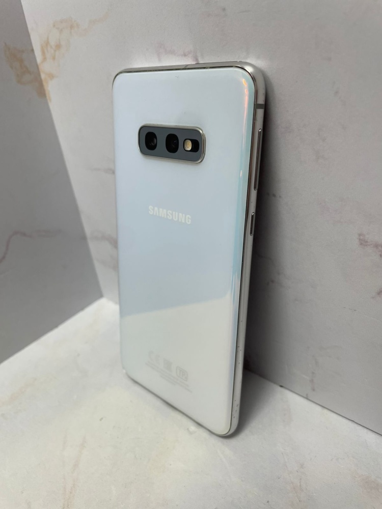 Смартфон Samsung S10E 6/128