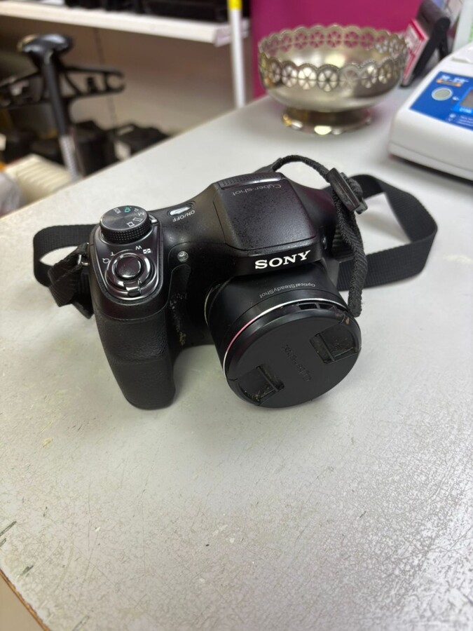 Фотоаппарат Sony DSC-H100