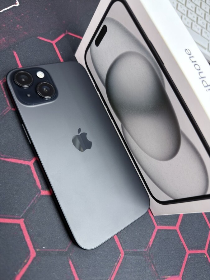 Смартфон iPhone 15 128гб
