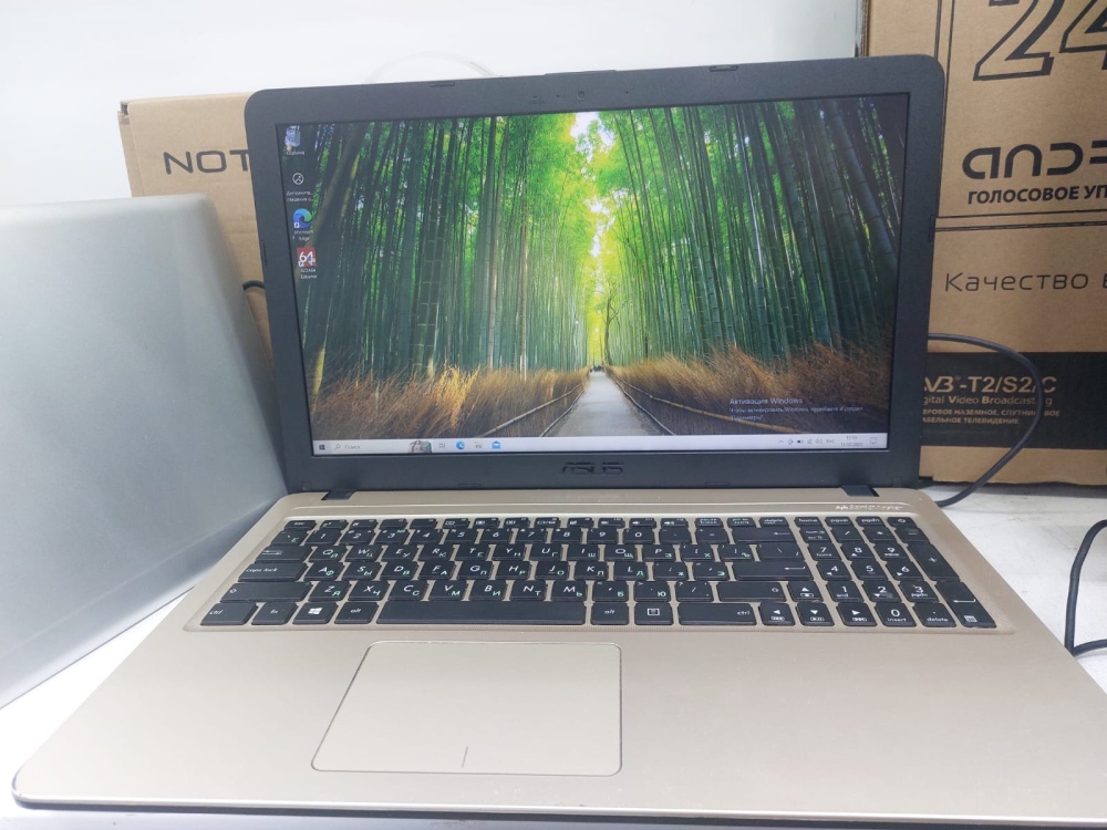 Ноутбук ASUS i3-6/8/256/мх110