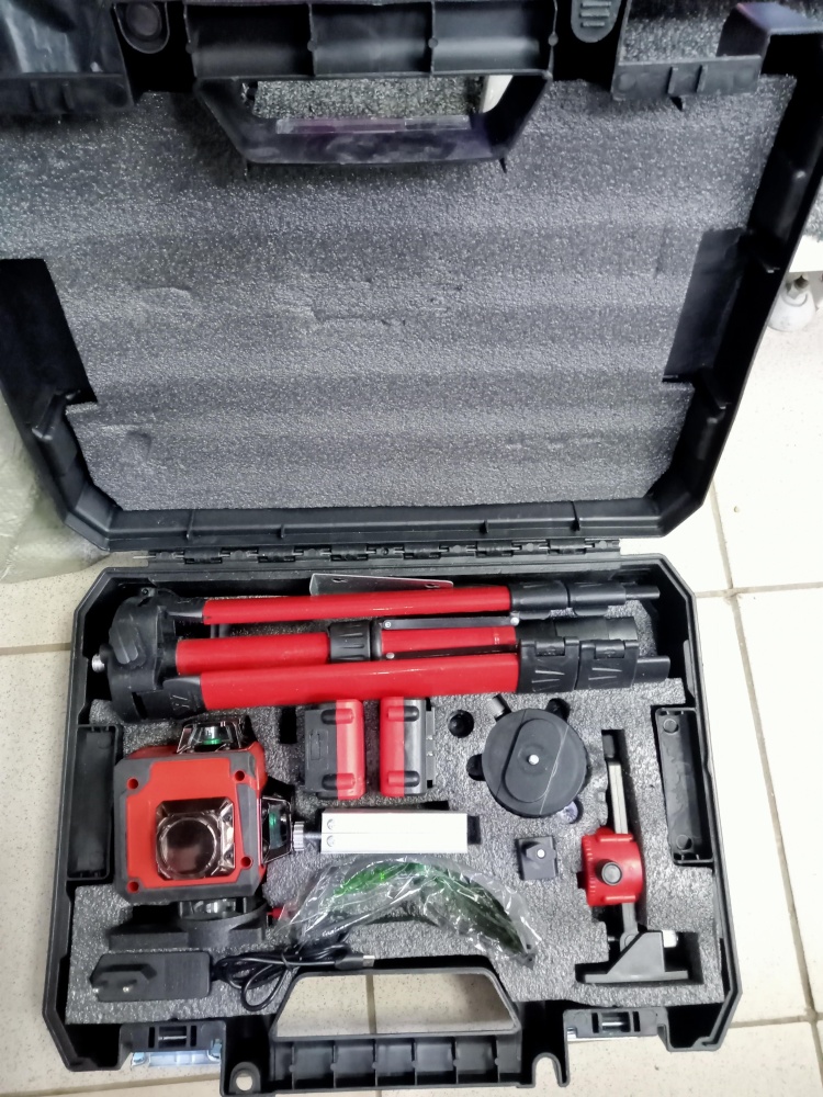 Лазерный уровень 16 ЛУЧЕЙ С НАБОРОМ