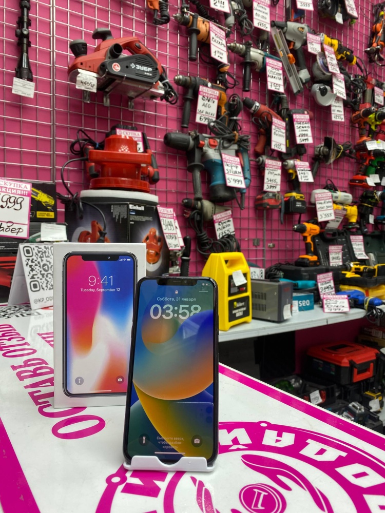 Смартфон iPhone X 64Gb