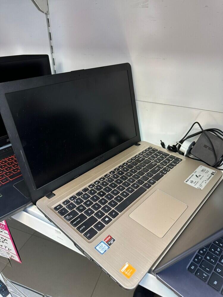 Ноутбук ASUS