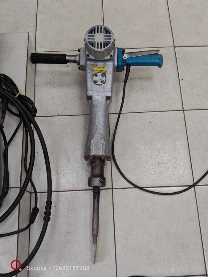 Отбойный молоток Makita HM1400