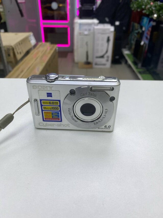 Фотоаппарат Sony DSC-W30
