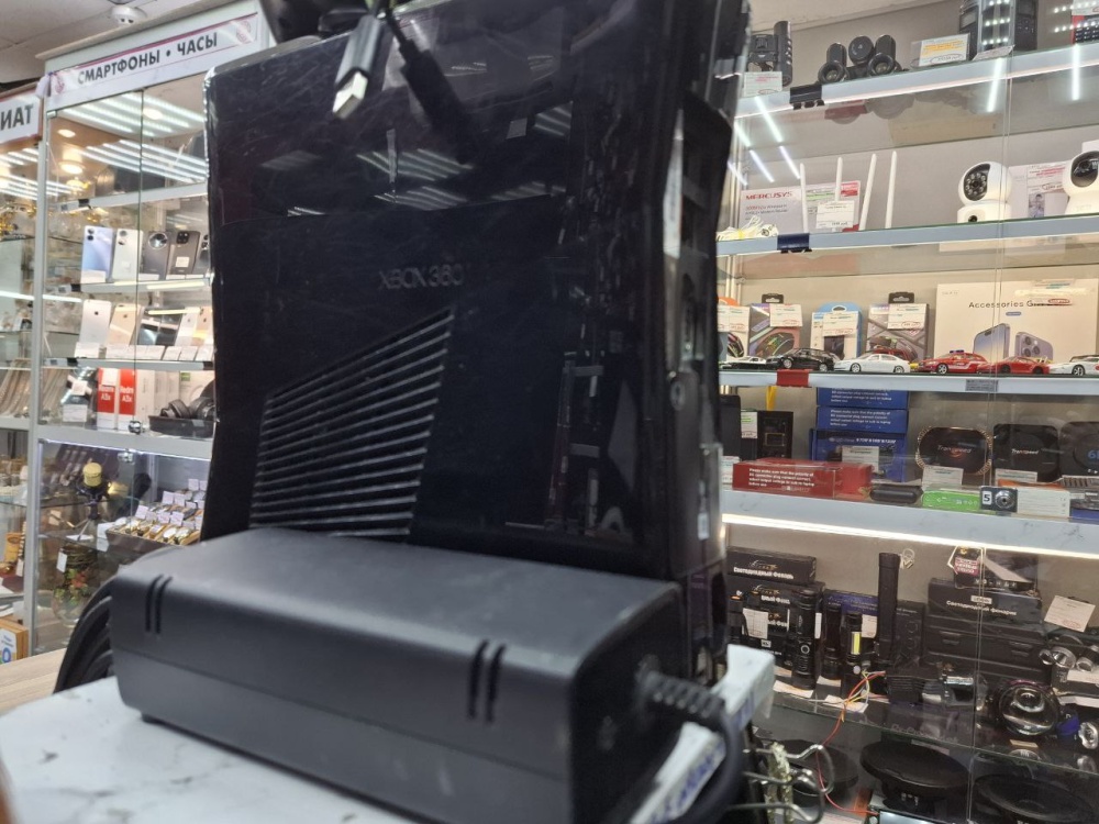 Игровая приставка XBOX 360