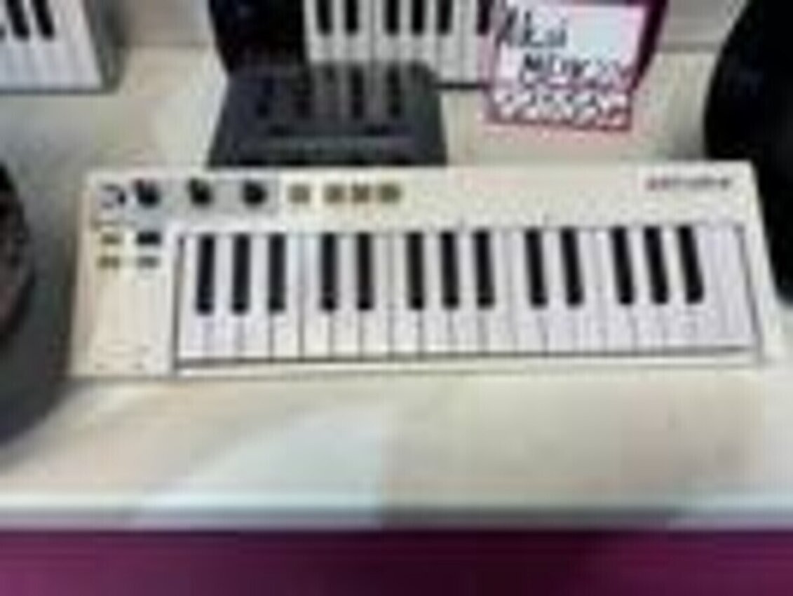 MIDI контроллер Artura Keystep 32