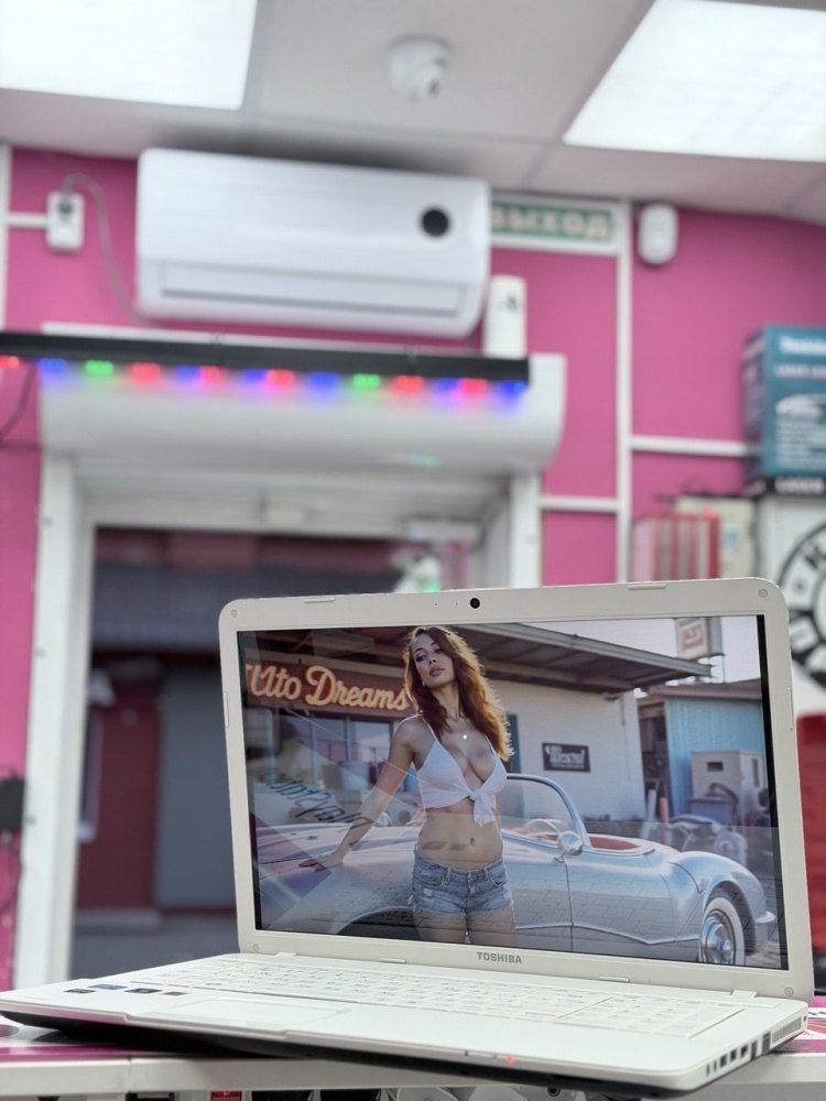 Ноутбук Toshiba Intel Core i3-3010M/8Gb RAM/256Gb SSD