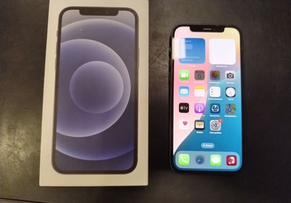 Смартфон iPhone 12 64 Gb