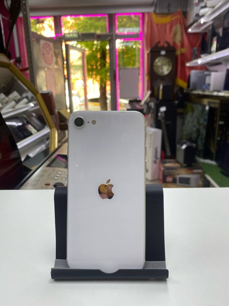Смартфон iPhone SE 2020 64 Gb