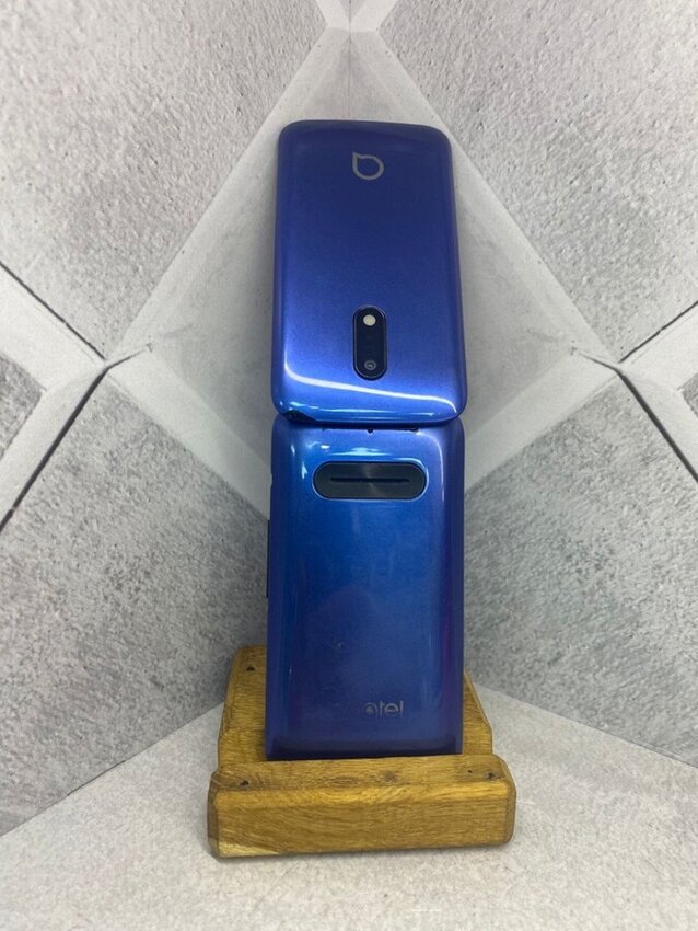 Мобильный телефон Alcatel