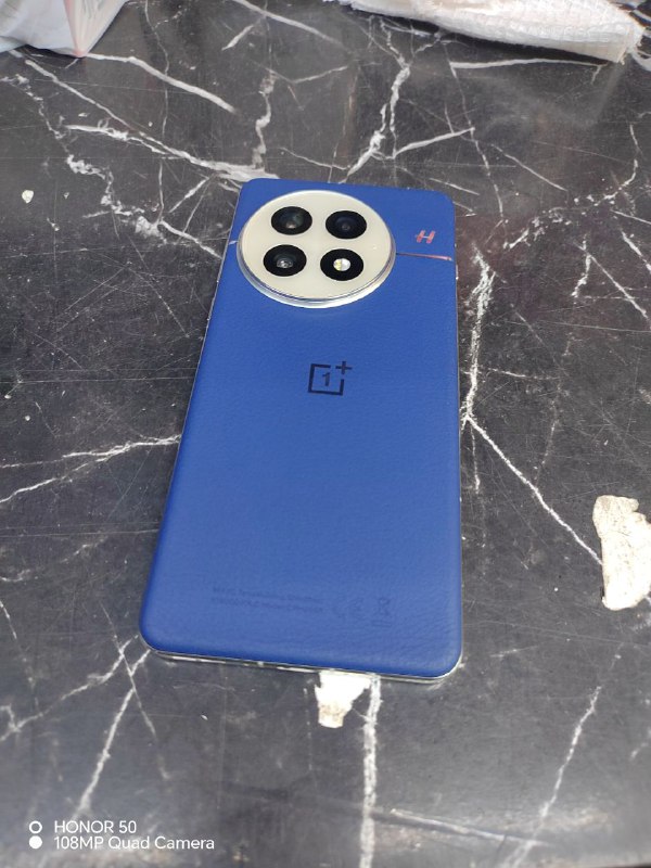 Смартфон OnePlus 13