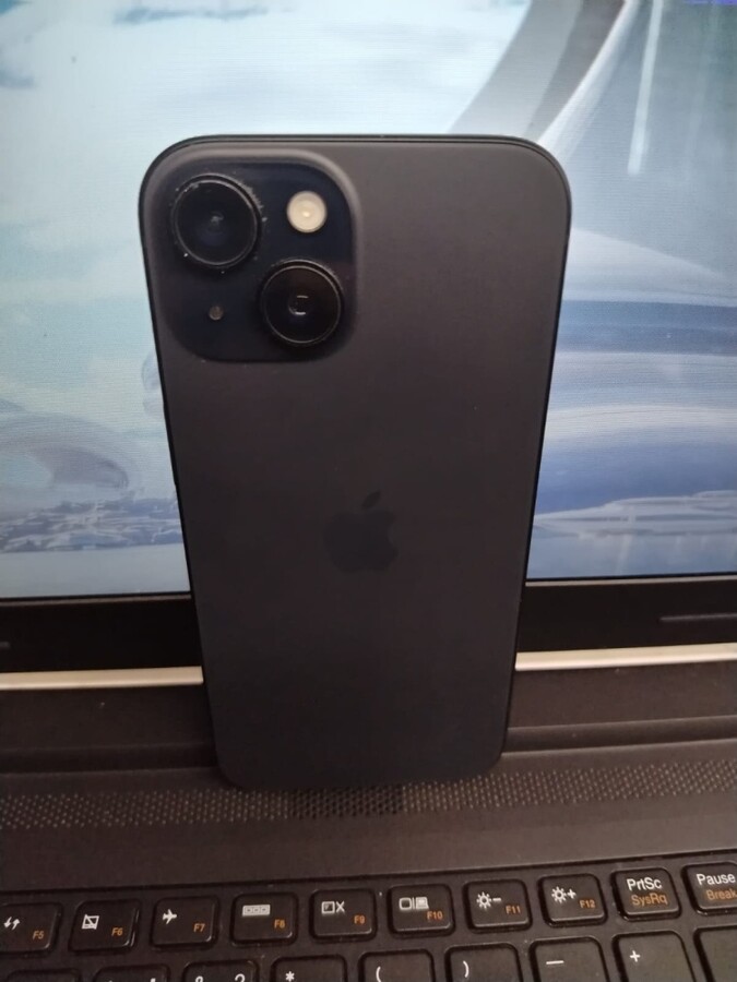 Смартфон iPhone 15 128 gb