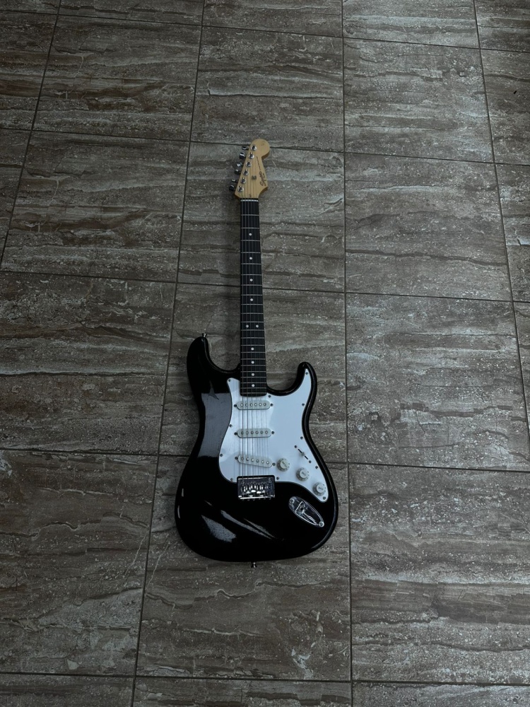 Электрогитара squier