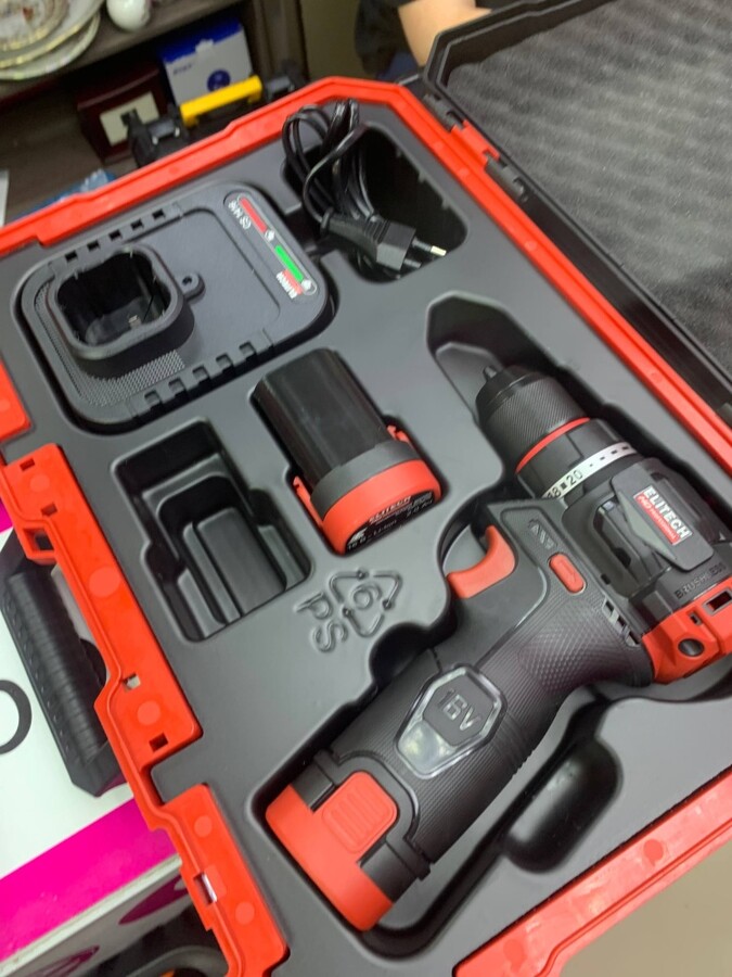 Шуруповерт Elitech