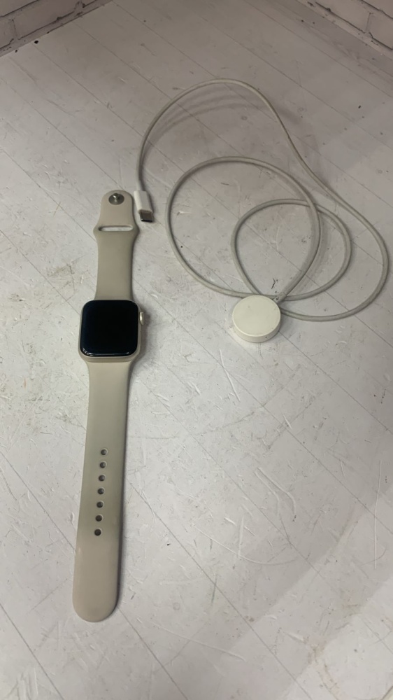 Часы Apple Se 40mm