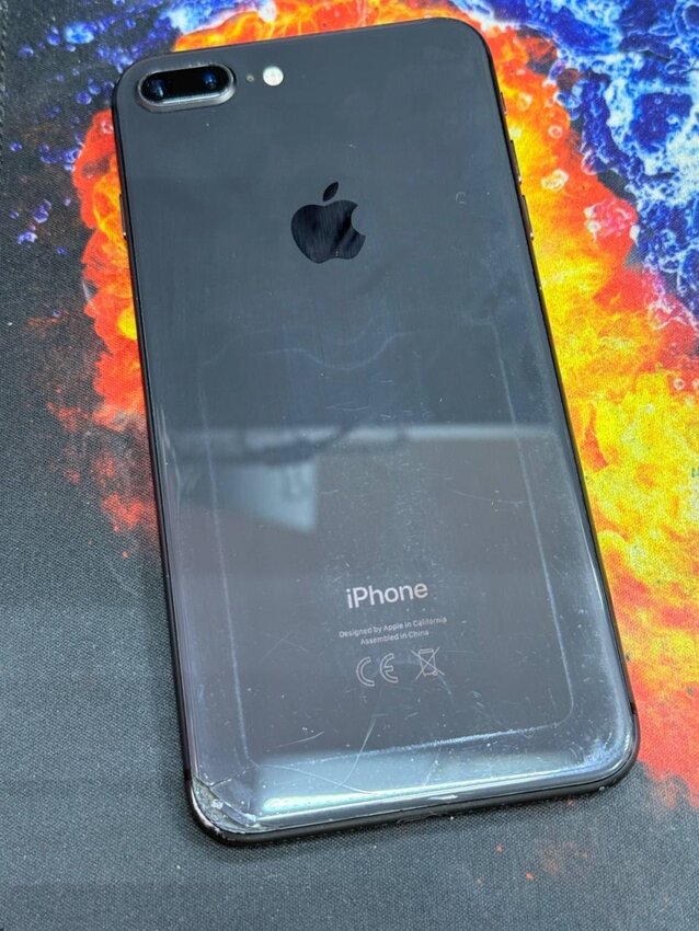 Смартфон iPhone 8+ 64 Gb