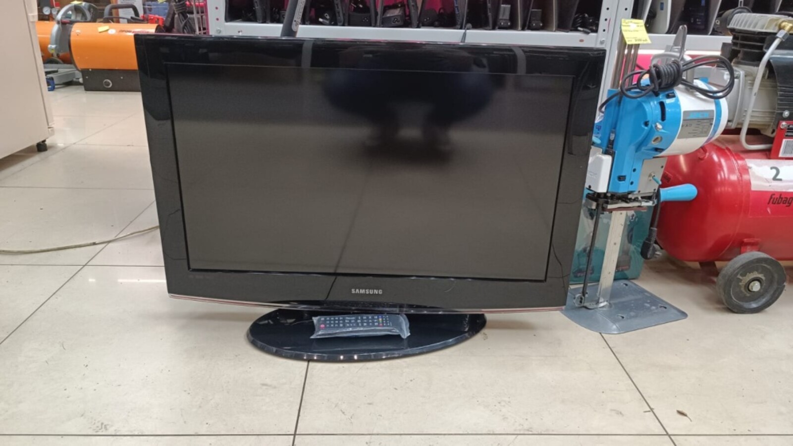 Телевизор Samsung 32B450C4