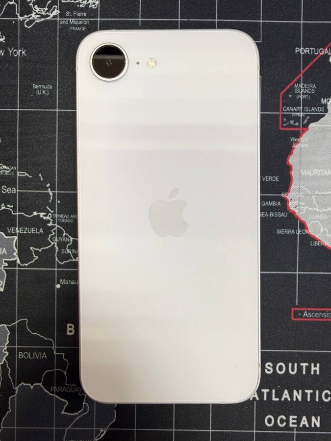 Смартфон iPhone 16Е 128