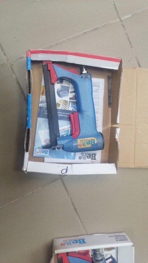 Пневмоинструмент степлер BEA