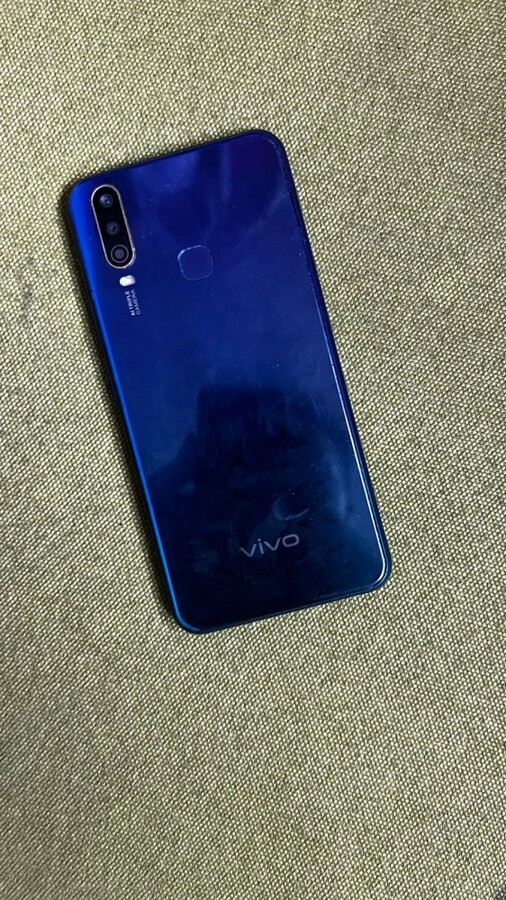 Смартфон Vivo 1904 3/64