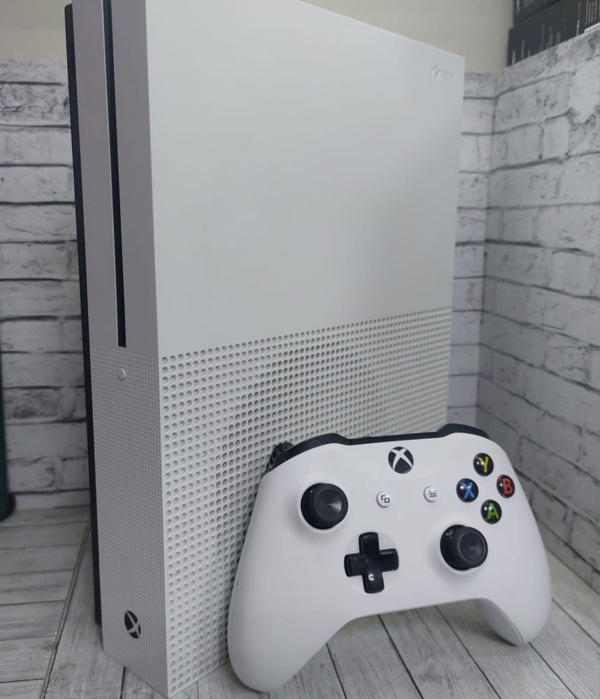 Игровая приставка XBOX ONE S 500gb