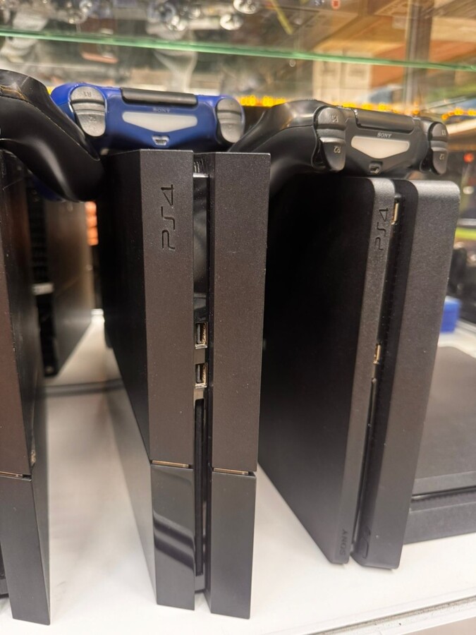 Игровая приставка Sony PlayStation 4 fat (500