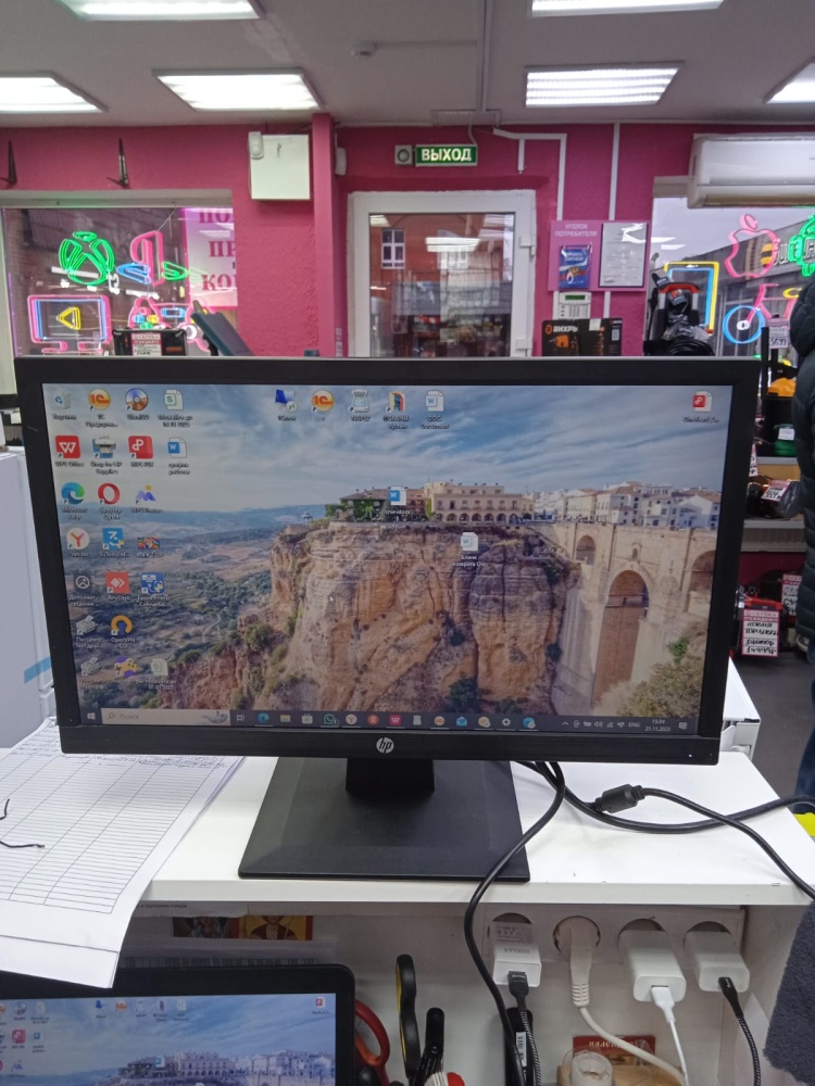 Монитор HP V20HD