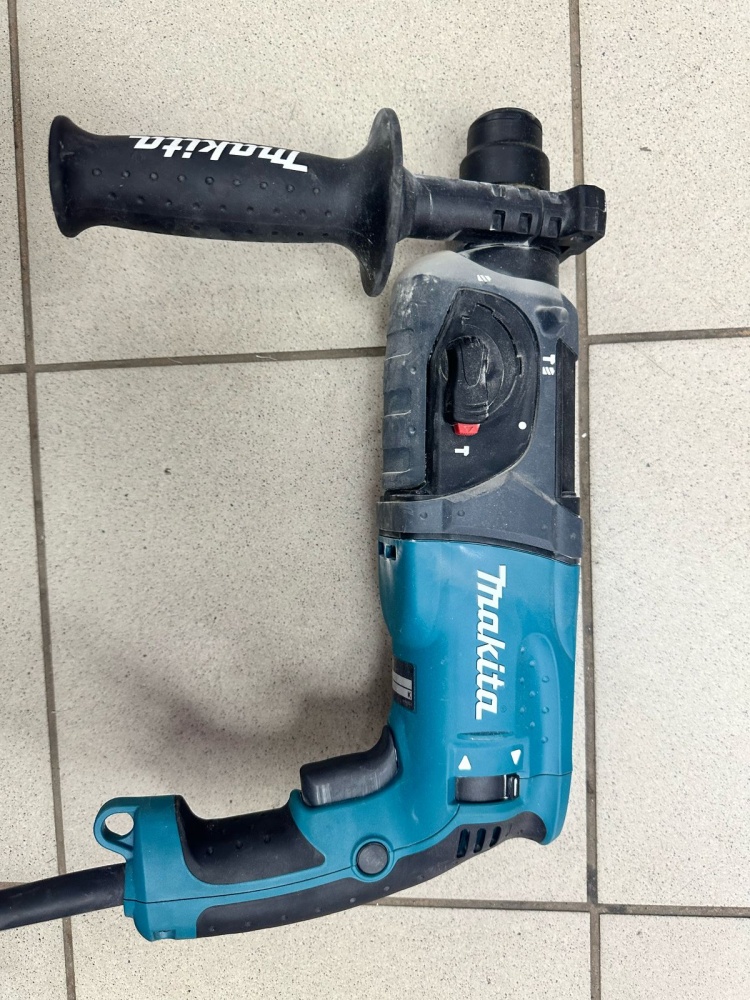 Перфоратор Makita HR2470