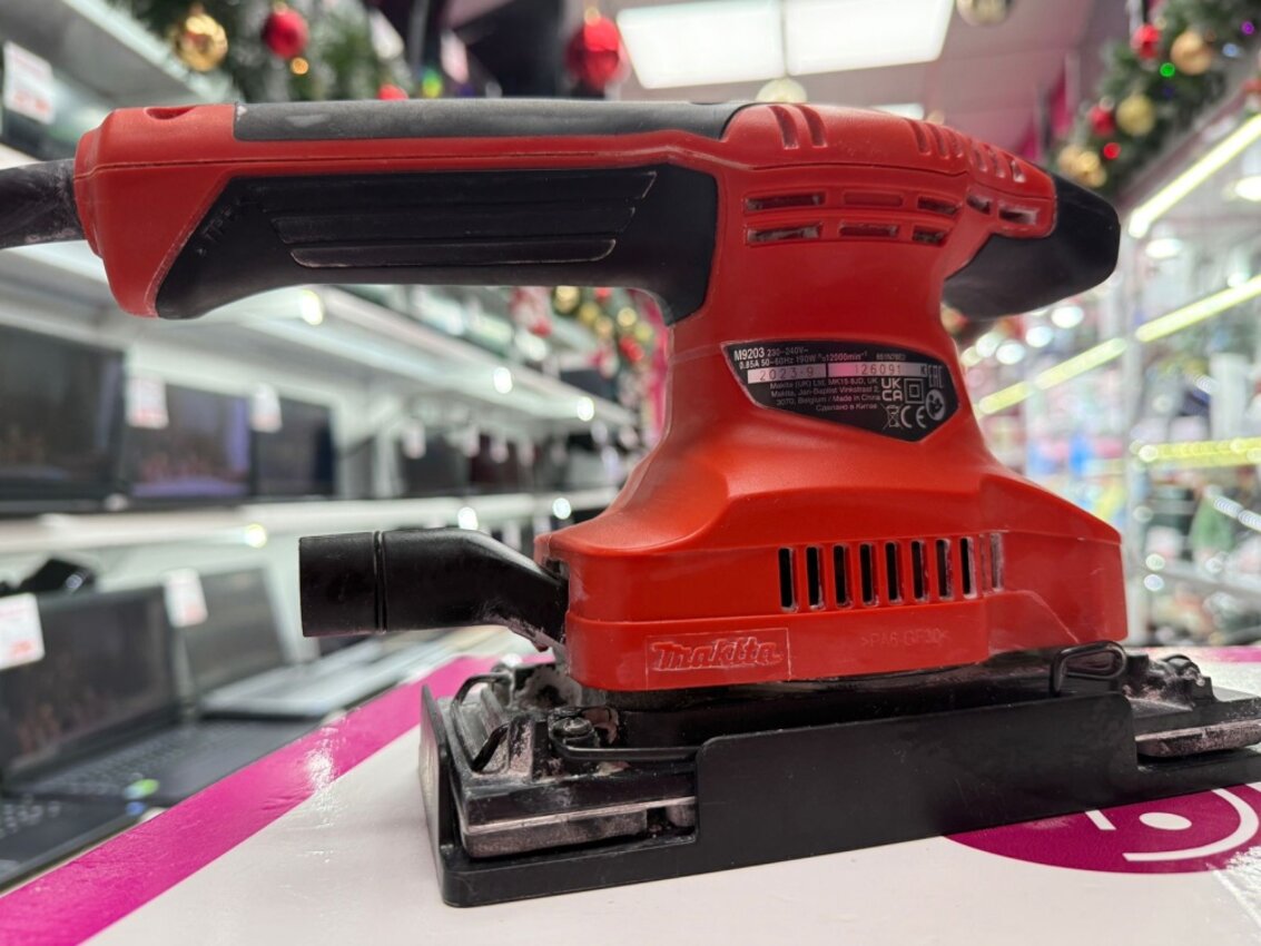 Шлифмашина Makita M9203